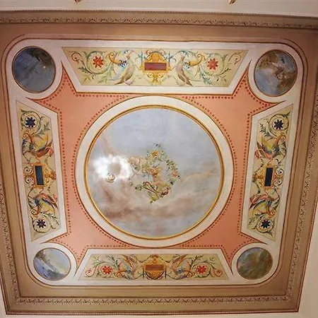 Sophia Μενάτζιο